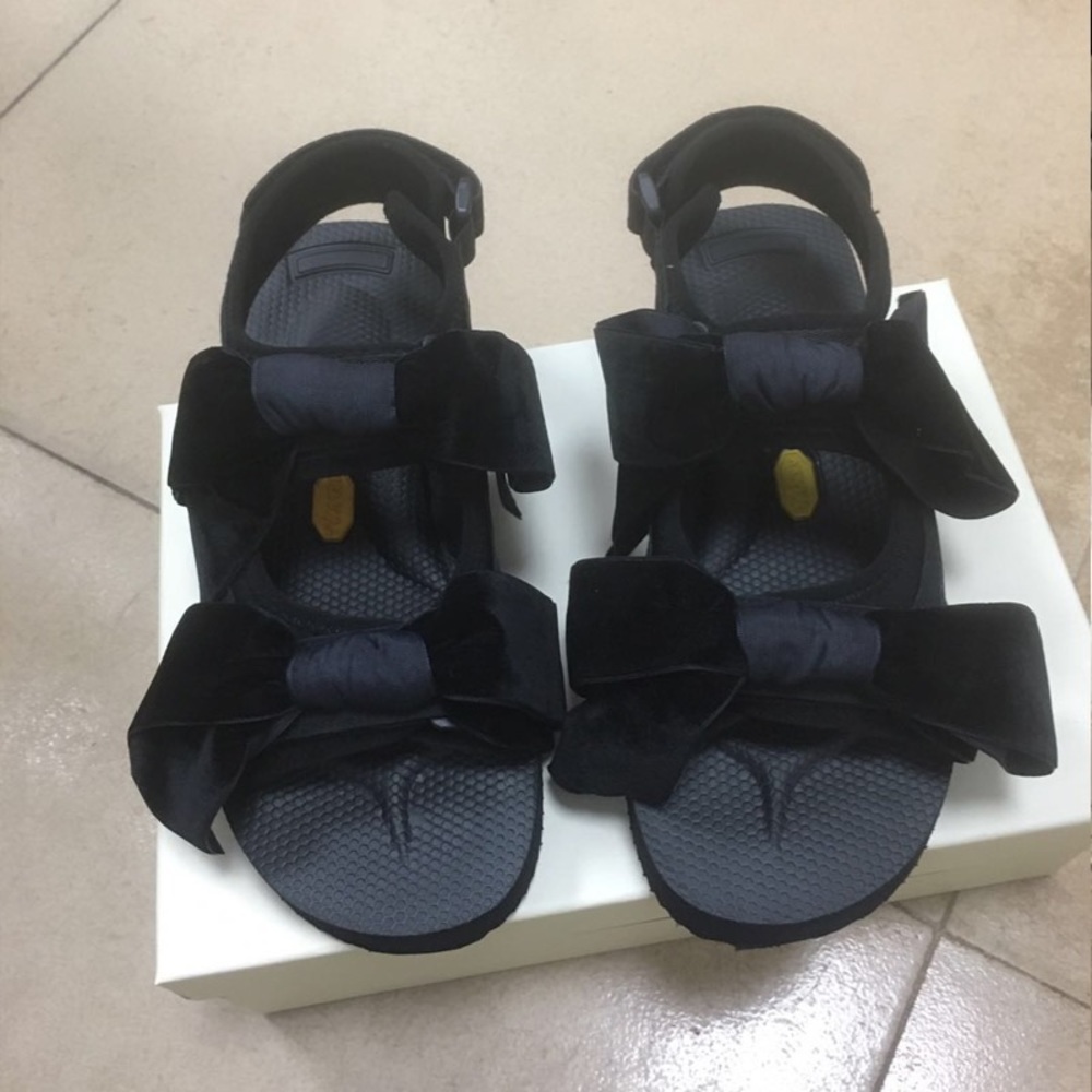 Bow bow slippers